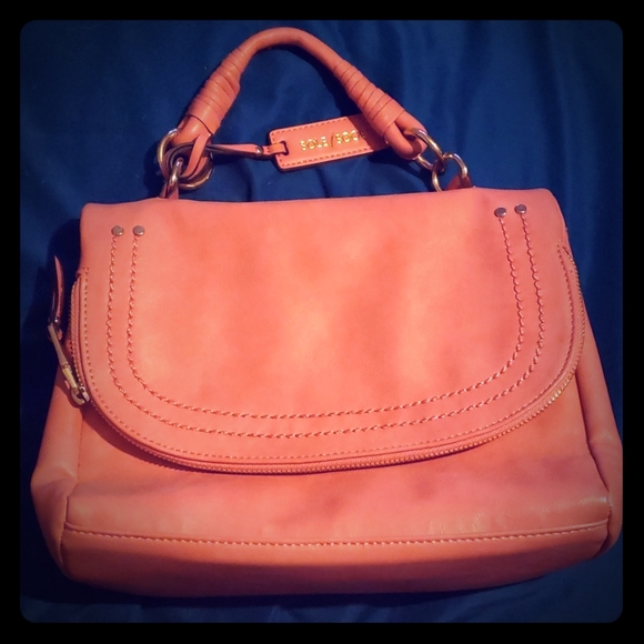 Coral purse - Picture 1 of 3